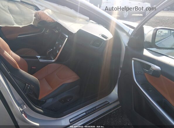 YV126MFK8G2408780 2016 VOLVO S60 White Սալոնի դիմացի տեսք