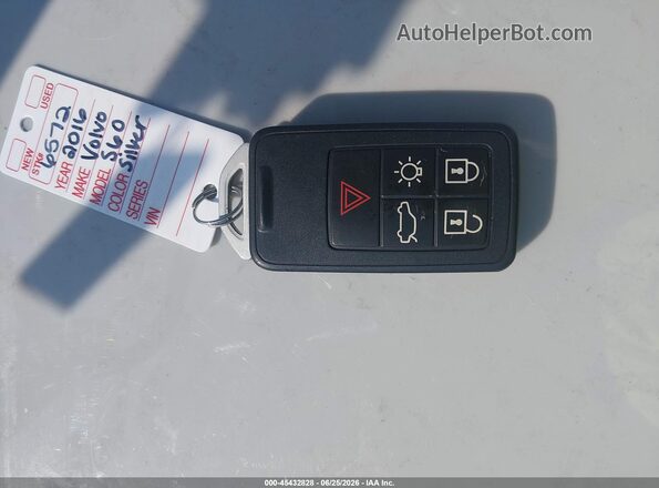 YV126MFK8G2408780 2016 VOLVO S60 White Առջևի վահանակի տեսք