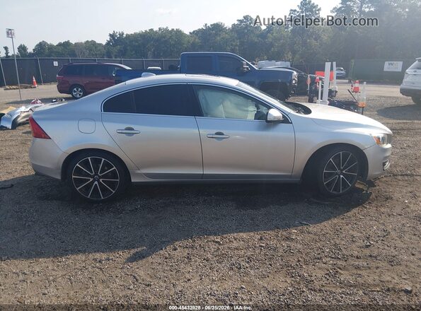 YV126MFK8G2408780 2016 VOLVO S60 White Սալոնի հետևի տեսք