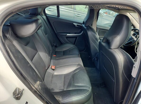 YV126MFL4J2452307 2018 VOLVO S60 White Вид задніх сидінь