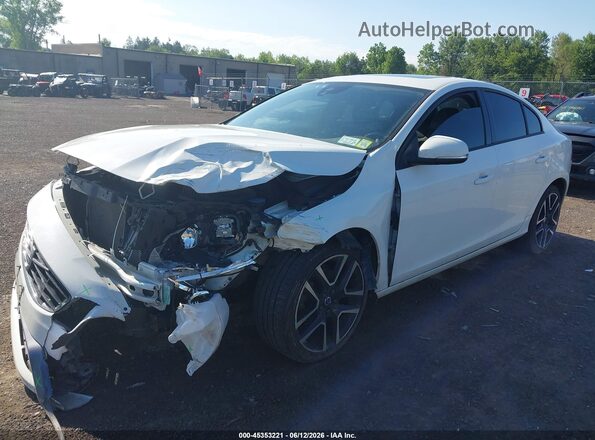YV126MFLXH2432539 2017 VOLVO S60 White Front left