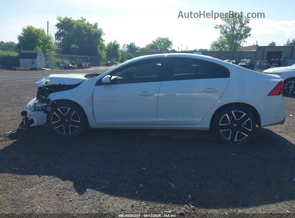 YV126MFLXH2432539 2017 VOLVO S60 White 360 interior view