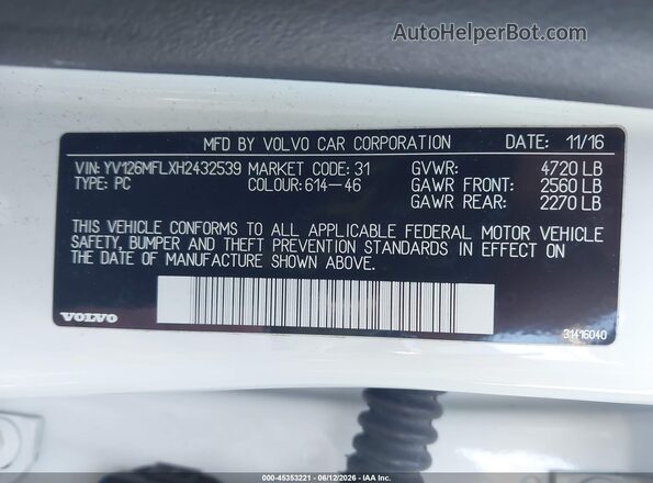 YV126MFLXH2432539 2017 VOLVO S60 White Engine compartment view