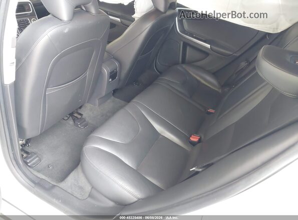 YV140MEK2G1288640 2016 VOLVO V60 White VIN կոդի պիտակի տեսք