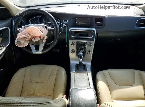 YV140MEK7H1373054 2017 VOLVO V60 Beige Widok deski rozdzielczej