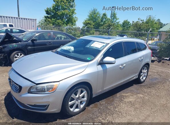 YV140MEM4H1370968 2017 VOLVO V60 Silver წინა მარცხენა ხედი სამი მეოთხედიდან