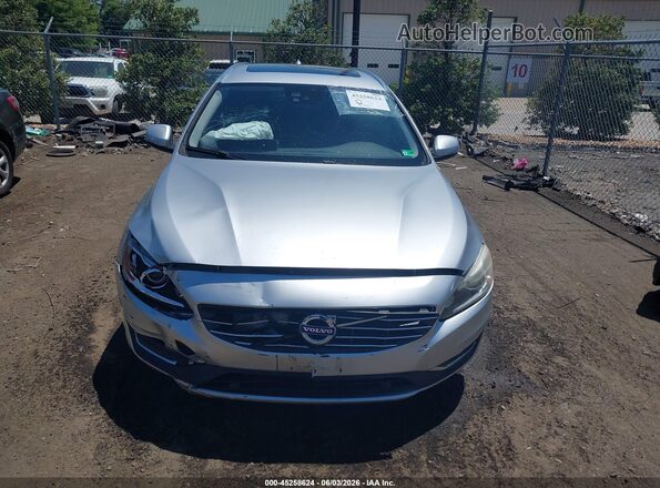 YV140MEM4H1370968 2017 VOLVO V60 Silver ხელსაწყოთა პანელის ხედი