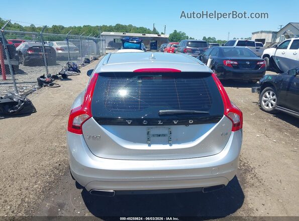 YV140MEM4H1370968 2017 VOLVO V60 Silver 