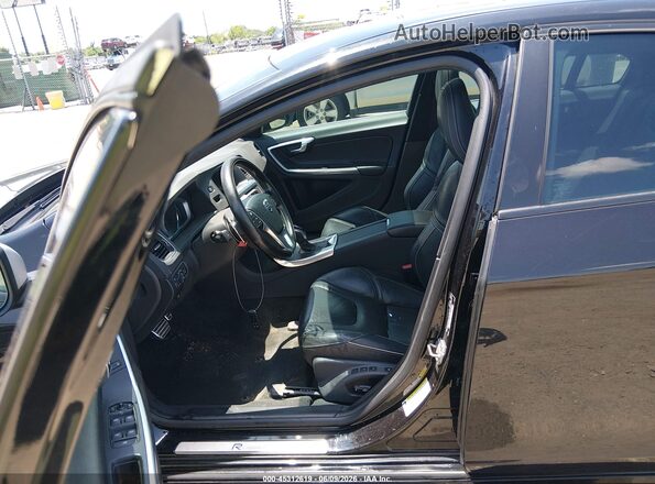 YV149MTSXH2438627 2017 VOLVO S60 Black 