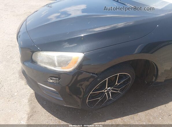 YV149MTSXH2438627 2017 VOLVO S60 Black 
