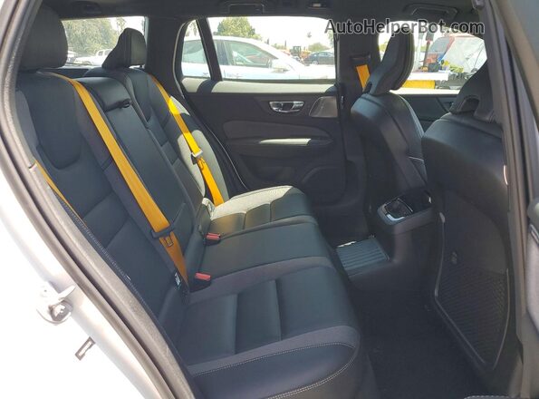 YV1H60EP8R1633130 2024 VOLVO V60 White Vista de los asientos traseros