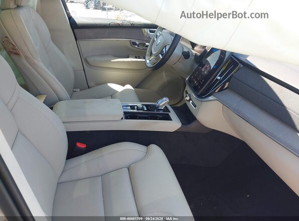 YV4062JG7S1352279 2025 VOLVO XC90 Серый Вид салона спереди