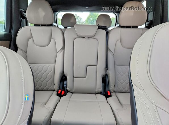 YV4062PC4T1457660 2026 VOLVO XC90 Blue Rear seats view