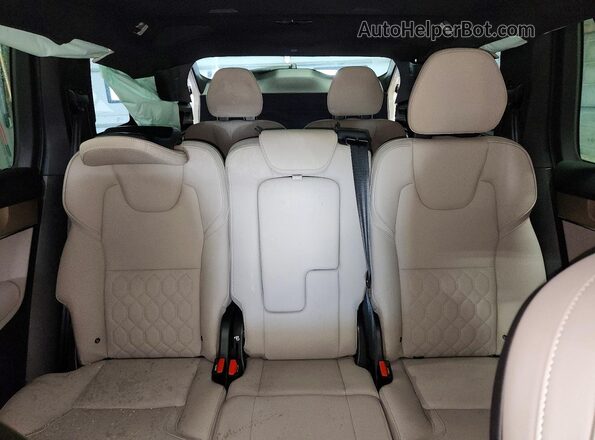 YV4062PE4T1509368 2026 VOLVO XC90 White უკანა სავარძლების ხედი