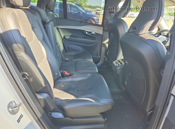 YV4062PF1S1298640 2025 VOLVO XC90 White Vista interior trasera