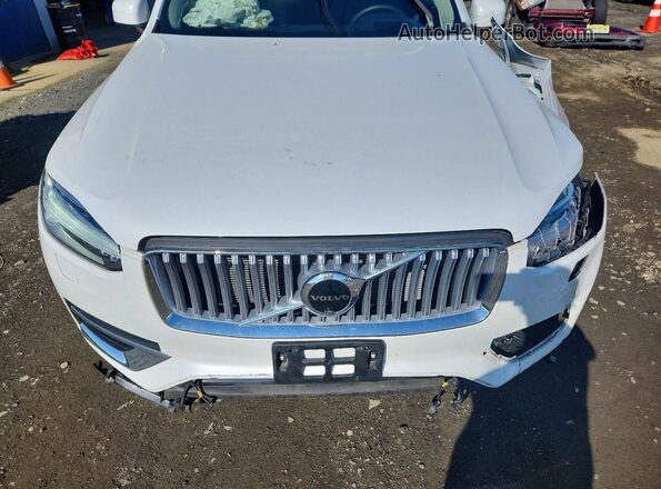 YV4062PF1S1298640 2025 VOLVO XC90 White Vista del compartimento del motor