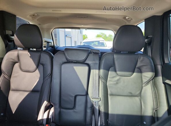 YV4062PF1S1298640 2025 VOLVO XC90 White Vista de los asientos traseros