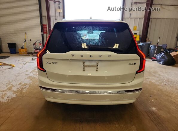 YV4062PF9T1526434 2026 VOLVO XC90 Белый Вид сзади