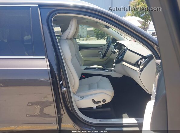 YV4062PN3P1903224 2023 VOLVO XC90 Brown წინა სალონის ხედი