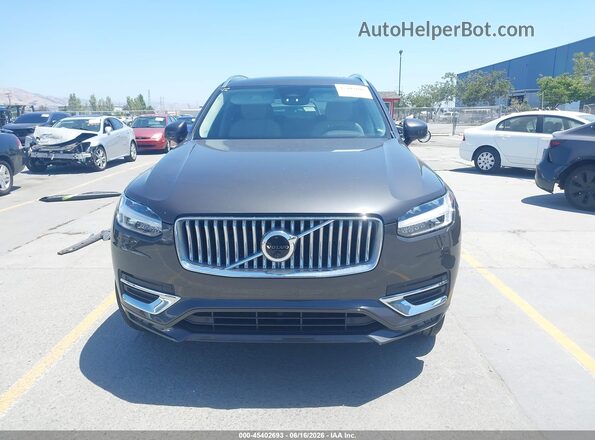 YV4062PN3P1903224 2023 VOLVO XC90 Brown 
