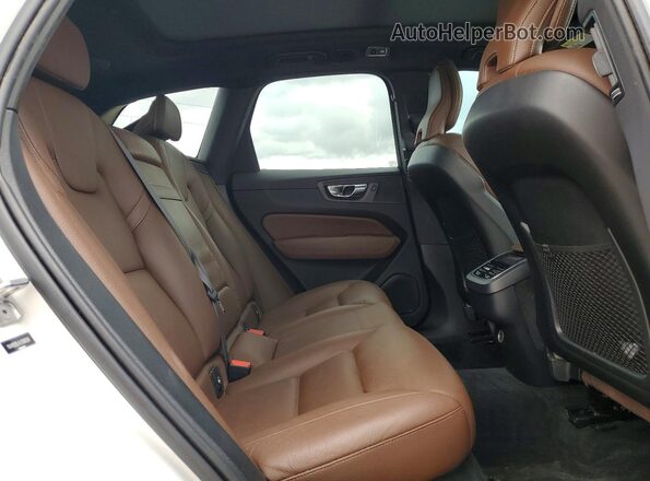 YV4102DL4L1598268 2020 VOLVO XC60 White Widok wnętrza z tyłu