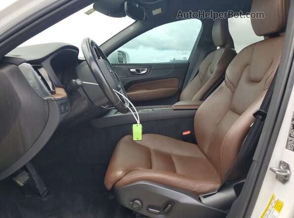 YV4102DL4L1598268 2020 VOLVO XC60 White Widok wnętrza z przodu