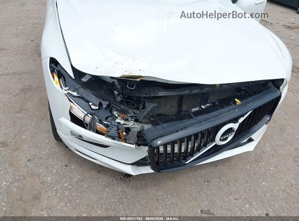 YV4102DL7L1549789 2020 VOLVO XC60 White Front view
