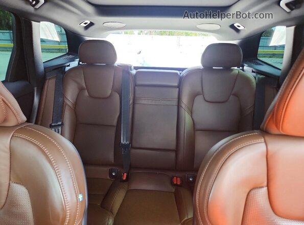 YV4102DLXM1769977 2021 VOLVO XC60 White Հետևի նստատեղերի տեսք