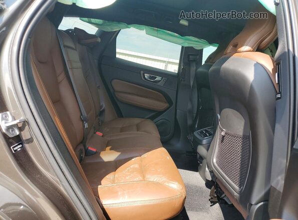 YV4102DLXM1856696 2021 VOLVO XC60 Green 