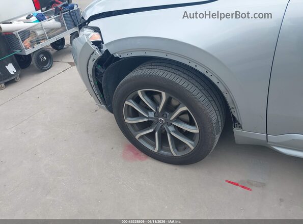 YV4102KM6J1216122 2018 VOLVO XC90 Серебряный Вид спереди