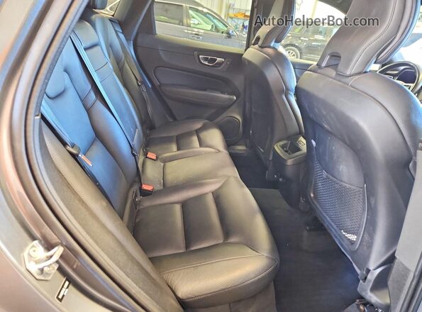 YV4102RK0L1431888 2020 VOLVO XC60 Gray Widok wnętrza z tyłu