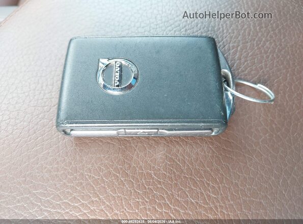 YV4102RK1M1824123 2021 VOLVO XC60 Gray Vista del salpicadero