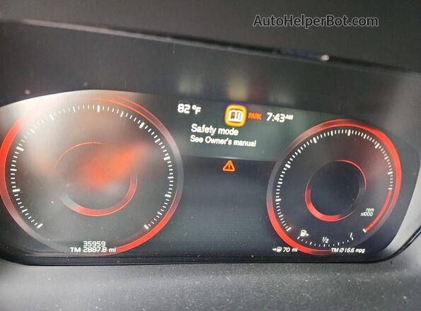 YV4102RK8M1793730 2021 VOLVO XC60 White 