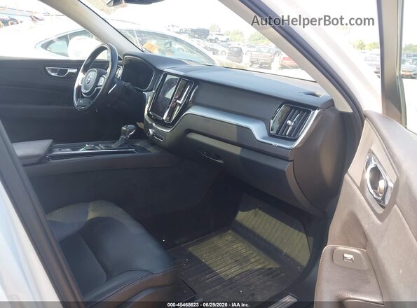 YV4102RKXJ1035562 2018 VOLVO XC60 White Front interior view