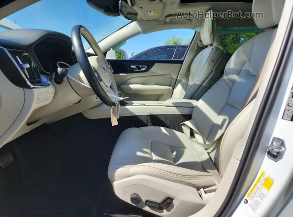 YV4102WK0L1041863 2020 VOLVO V60 Белый Вид салона спереди
