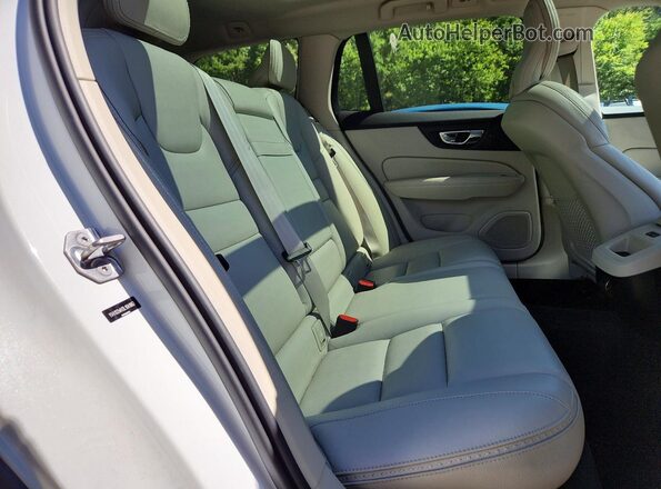YV4102WK0L1041863 2020 VOLVO V60 Белый Вид задних сидений