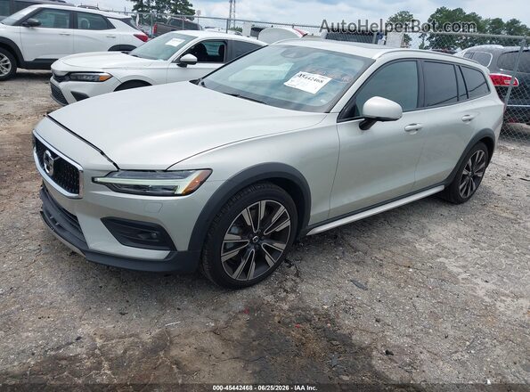 YV4102WK9L1030876 2020 VOLVO V60 CROSS COUNTRY Pewter Vista tres cuartos delantera izquierda