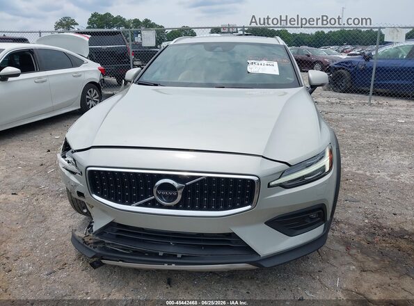 YV4102WK9L1030876 2020 VOLVO V60 CROSS COUNTRY Pewter Vista interior trasera