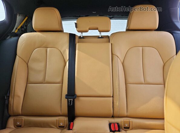 YV4162UK2K2123314 2019 VOLVO XC40 White Вид задніх сидінь