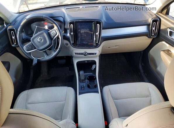 YV4162UK9L2314262 2020 VOLVO XC40 Black Вид панелі приладів