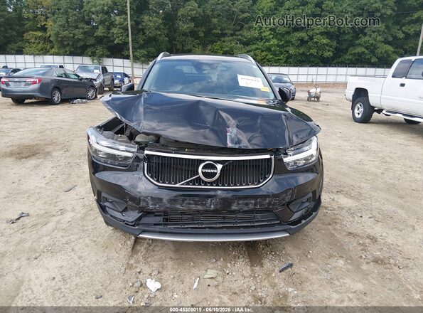 YV4162UKXM2435111 2021 VOLVO XC40 Black Widok z przodu