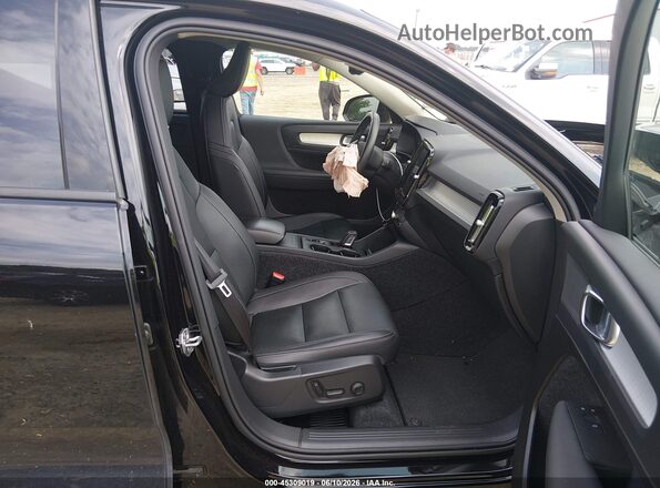 YV4162UKXM2435111 2021 VOLVO XC40 Black Widok wnętrza z przodu