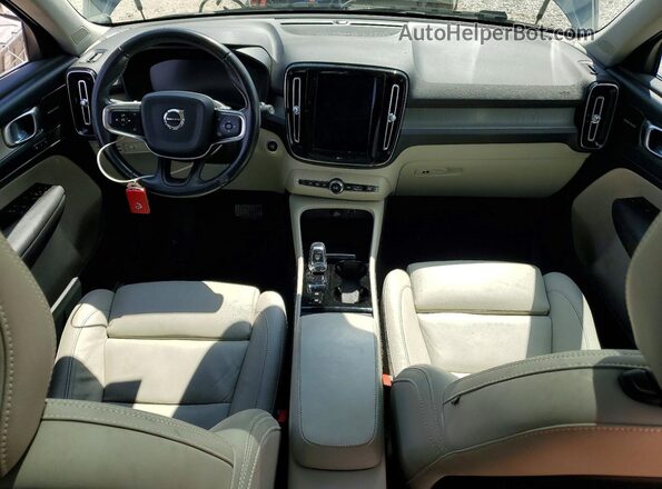 YV4162UL1L2263283 2020 VOLVO XC40 Teal Dashboard view
