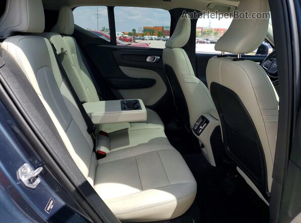 YV4162UL1L2263283 2020 VOLVO XC40 Teal Rear seats view