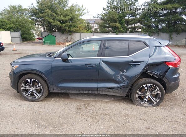 YV4162UL1N2772714 2022 VOLVO XC40 Blue Widok wnętrza 360 stopni
