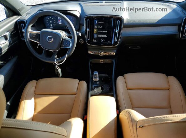 YV4162UL6L2341265 2020 VOLVO XC40 Белый Вид панели приборов