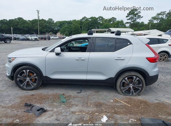 YV4162UL6N2641875 2022 VOLVO XC40 Gray Вид задньої частини салону