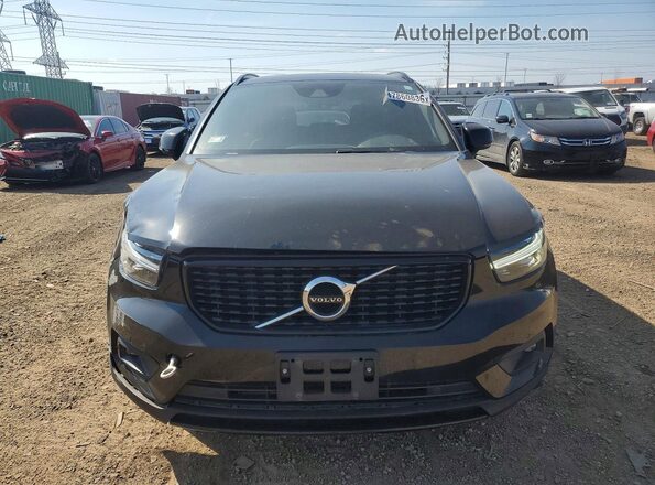 YV4162UM2K2085570 2019 VOLVO XC40 Black Front view