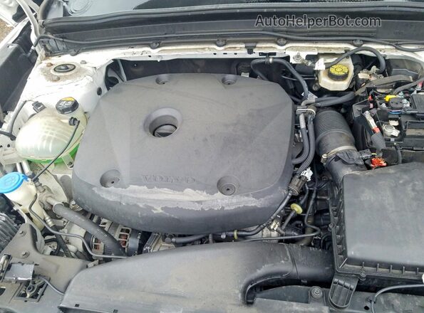 YV4162UM3L2316669 2020 VOLVO XC40 White 