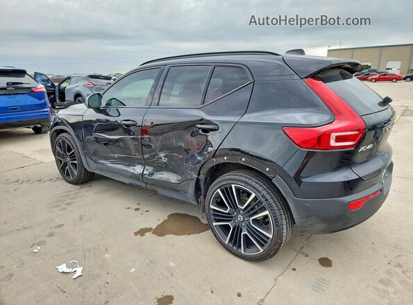 YV4162UM4N2649045 2022 VOLVO XC40 Black Tył lewy